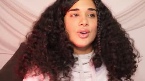 Snapshot of soytropicalfruit chatting on 02.25.25 You want to talk to me more personal follow me in My Channel VIP 50 the discount online show from 02.25.25