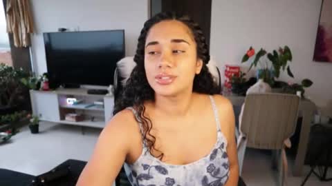 Snapshot of soytropicalfruit chatting on 10.22.25 You want to talk to me more personal follow me in My Channel VIP 50 the discount online show from 10.22.25