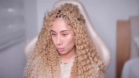 brisa  s online show from 02.11.25