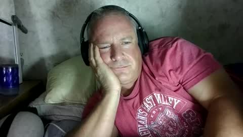 Snapshot of spankmebitches1 chatting on 10.20.25 Slave online show from 10.20.25