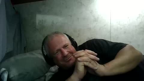Snapshot of spankmebitches1 chatting on 03.24.26 Slave online show from 03.24.26
