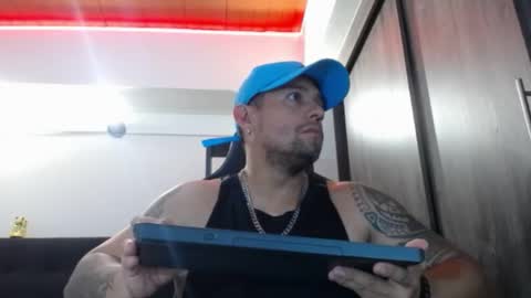 Snapshot of spartacus_cam chatting on 06.03.26 online show from 06.03.26