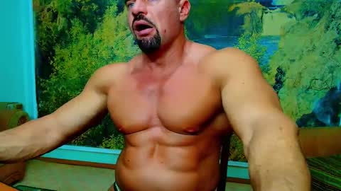 Snapshot of spartacusdom chatting on 03.28.26 spartacusdom online show from 03.28.26