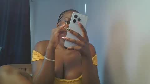 Snapshot of spicy_cherrie chatting on 05.15.26 cherrie online show from 05.15.26