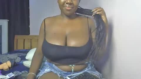 Snapshot of spicy_cherrie chatting on 05.22.26 cherrie online show from 05.22.26