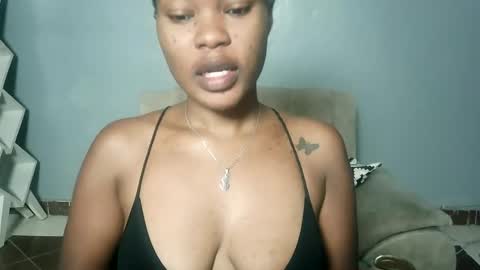 Snapshot of spicy_kerrine chatting on 03.04.25 Spicy kerrine online show from 03.04.25