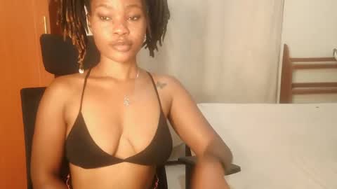 Snapshot of spicy_kerrine chatting on 03.10.25 Spicy kerrine online show from 03.10.25