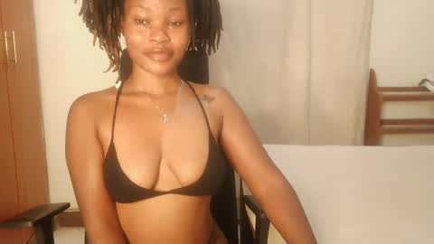 Snapshot of spicy_kerrine chatting on 03.10.25 Spicy kerrine online show from 03.10.25