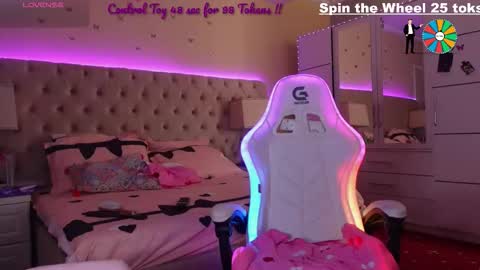 Snapshot of spicygirls chatting on 10.19.25 Alicia online show from 10.19.25