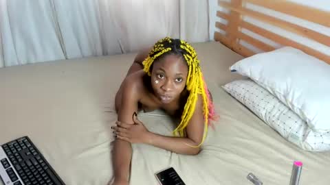 Snapshot of spicyshante chatting on 05.27.26 Shante online show from 05.27.26