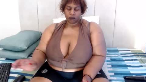 Snapshot of splendidtalitha chatting on 04.14.26 SplendidTalitha online show from 04.14.26