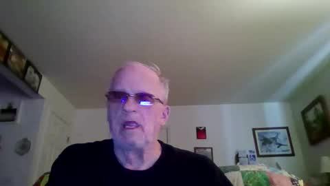 spongebobpineapple70 online show from 05.18.26