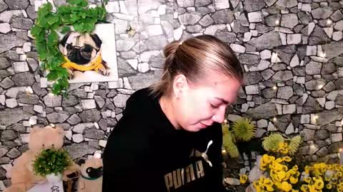 Karina online show from 10.22.25