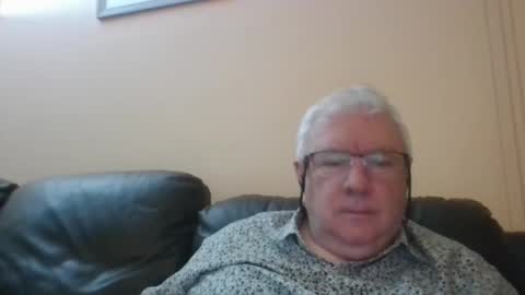 Snapshot of springtine chatting on 05.17.26 springtine online show from 05.17.26