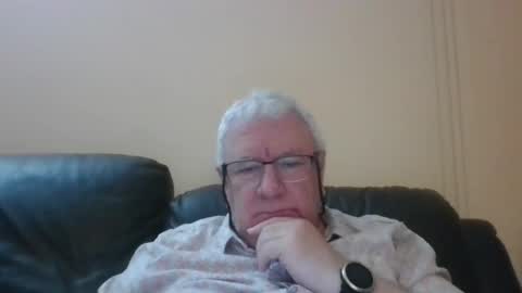 Snapshot of springtine chatting on 05.21.26 springtine online show from 05.21.26