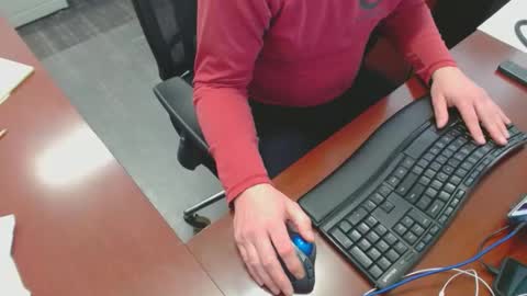 Snapshot of squirrelly82 chatting on 01.30.25 make me cum c2c talk to me online show from 01.30.25