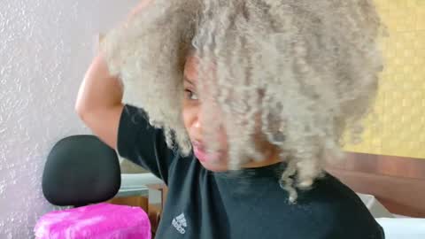 Snapshot of squirter_girl69 chatting on 12.22.24 squirter_girl69 online show from 12.22.24