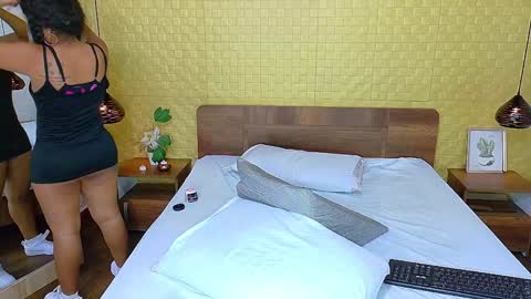 Snapshot of squirter_girl69 chatting on 02.01.25 squirter_girl69 online show from 02.01.25