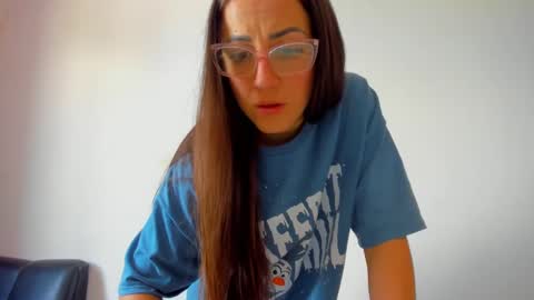 Snapshot of squirttati33 chatting on 01.16.25 Tati online show from 01.16.25