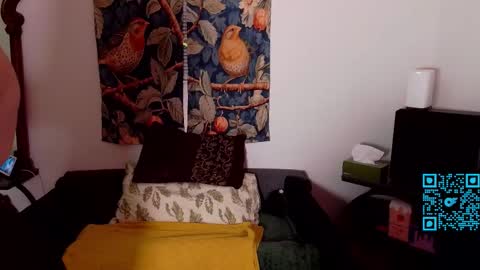 Earthling Gurl Michelle Allergy online show from 02.11.26