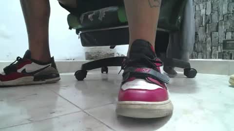 Snapshot of srfindomfeet_ chatting on 07.01.26 sr master cum its my old account online show from 07.01.26