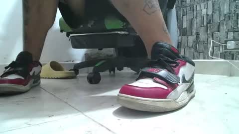 Snapshot of srfindomfeet_ chatting on 07.02.26 sr master cum its my old account online show from 07.02.26