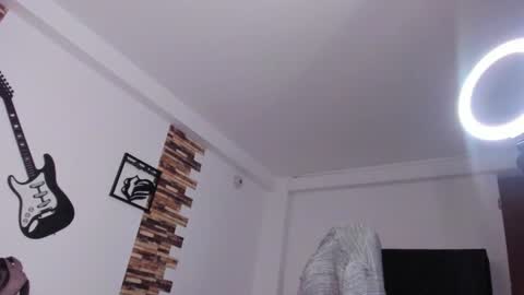 Srta. Fox online show from 02.05.25