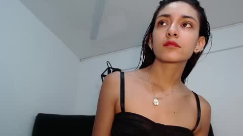 Snapshot of srta_luciana chatting on 10.20.25 . . online show from 10.20.25