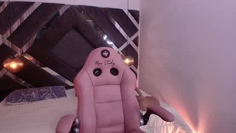 Snapshot of ss_samantha chatting on 01.31.25 samantha online show from 01.31.25