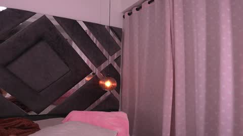 Snapshot of ss_samantha chatting on 10.07.25 samantha online show from 10.07.25