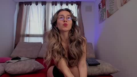 Snapshot of ssara_miranda chatting on 02.14.25 Sara Miranda online show from 02.14.25