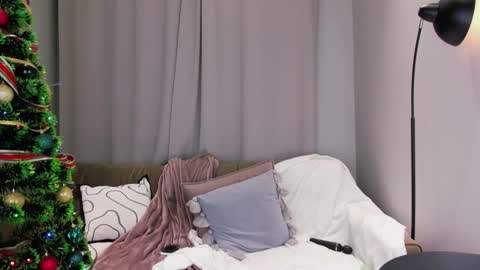 Alexandra online show from 12.25.24