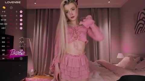 Alexandra online show from 04.18.26