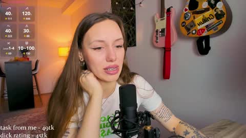 Snapshot of sshawty chatting on 12.17.24 Anni if Im offline for a long time Im depressed feel free to support me offline online show from 12.17.24