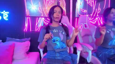 Snapshot of staarlightt chatting on 10.20.25 staarlightt online show from 10.20.25