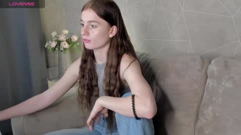 Snapshot of stacey_brown chatting on 12.13.24 Stacey GMT5 Mo Tu We Th Fr Sa 3am -10am online show from 12.13.24