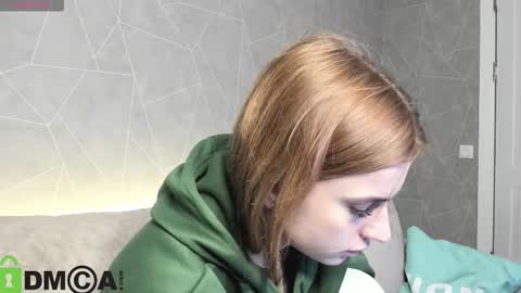 Stacey GMT5 Mo Tu We Th Fr Sa 3am -10am online show from 12.22.25