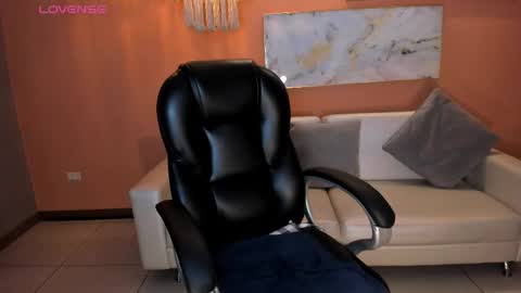 Stacy Woods online show from 02.19.25