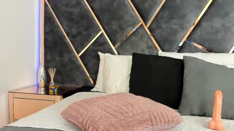 Snapshot of staciemoon chatting on 07.18.26 Stacie online show from 07.18.26