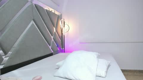 Stacy online show from 02.04.26