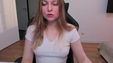 Snapshot of stacy_miraclee chatting on 05.06.26 Stacy online show from 05.06.26