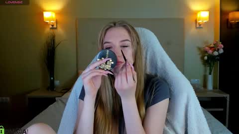 Snapshot of stacy_riiver chatting on 02.19.26 Stacy Mon Tue Wed Thu Fri Sun GMT GMT 3 1000am - 0400pm online show from 02.19.26