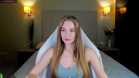 Snapshot of stacy_riiver chatting on 02.23.26 Stacy Mon Tue Wed Thu Fri Sun GMT GMT 3 1000am - 0400pm online show from 02.23.26