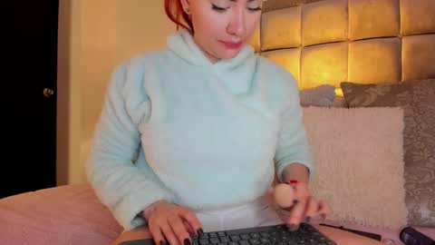 Snapshot of stacyrigel chatting on 02.13.25 Stacy Rigel online show from 02.13.25