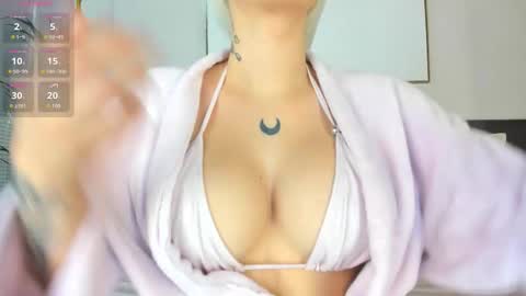 Snapshot of stacyrigel chatting on 10.18.25 Stacy Rigel online show from 10.18.25