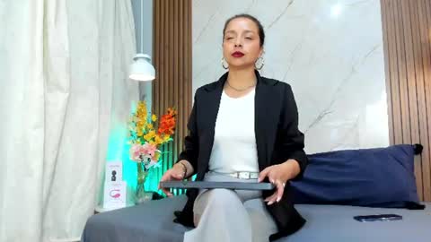 Snapshot of stangela_rivera chatting on 06.26.26 Angel Rivera online show from 06.26.26
