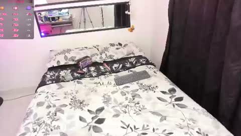 Snapshot of star_darling chatting on 07.28.26 S T A R online show from 07.28.26