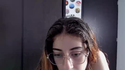 Snapshot of star_shooting chatting on 10.15.25 star_shooting online show from 10.15.25