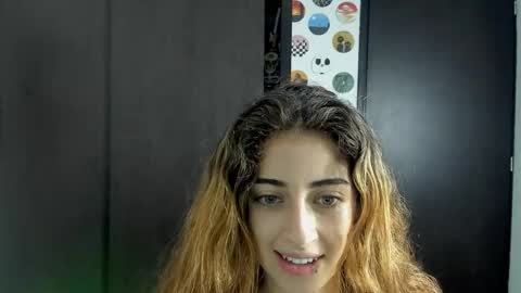 Snapshot of star_shooting chatting on 10.18.25 star_shooting online show from 10.18.25