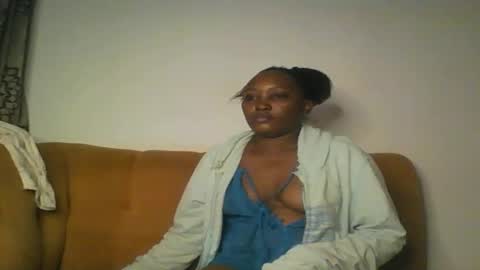 Snapshot of stargirl880271 chatting on 10.19.25 isha online show from 10.19.25